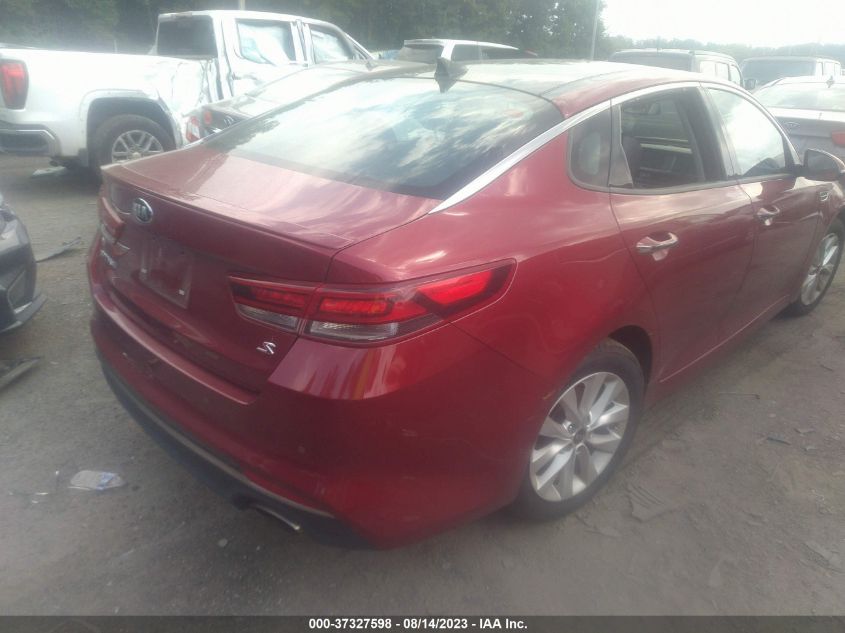 5XXGT4L32JG221358 2018 Kia Optima S