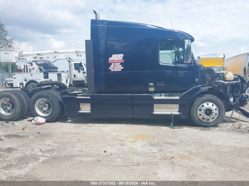 2015 Volvo Vn Vnl VIN: 4V4NC9EJ5FN915266 Lot: 37337582