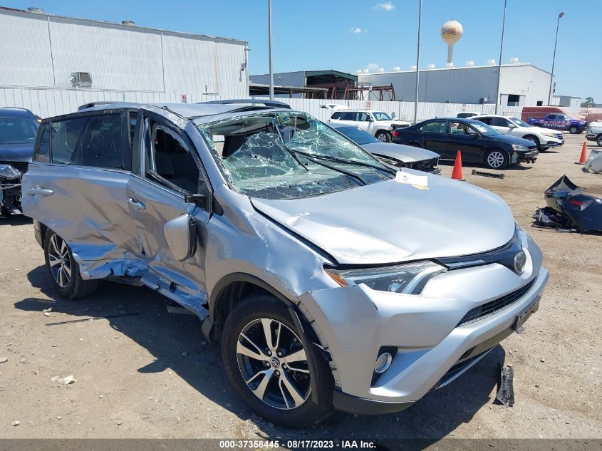 2T3WFREV6HW346904 2017 Toyota Rav4 Xle