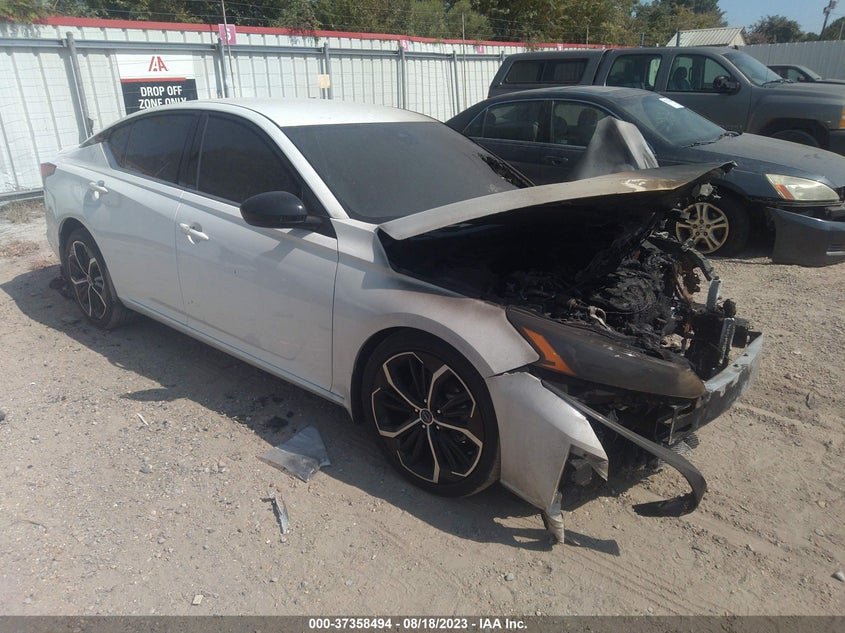 NISSAN ALTIMA SR FWD