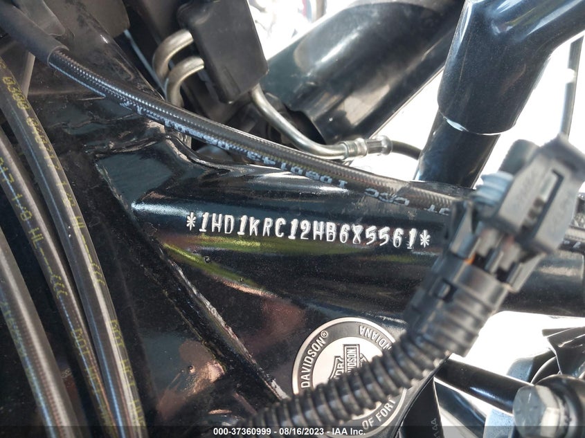 2017 HARLEY-DAVIDSON FLHXS STREET GLIDE SPECIAL - 1HD1KRC12HB685561