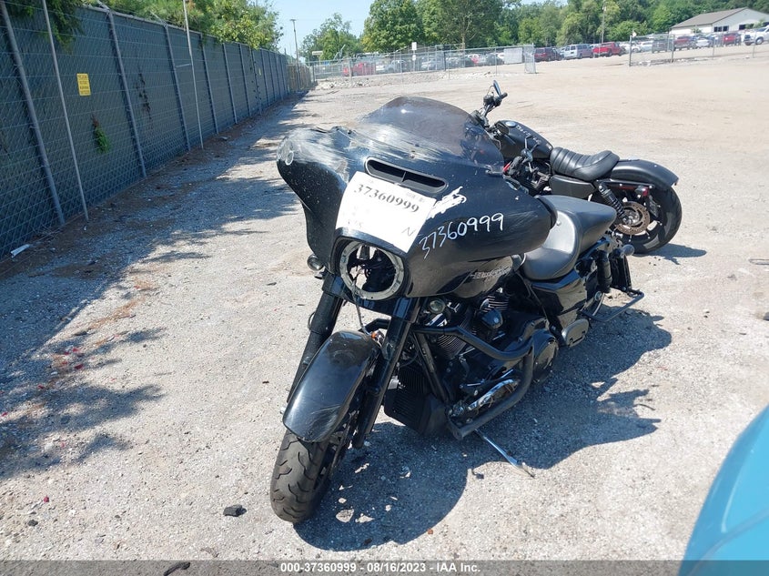 2017 HARLEY-DAVIDSON FLHXS STREET GLIDE SPECIAL - 1HD1KRC12HB685561
