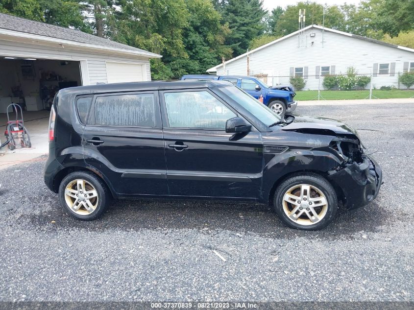 2011 Kia Soul + VIN: KNDJT2A23B7235395 Lot: 37370839