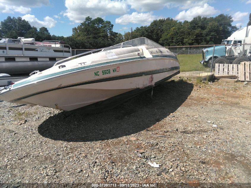 2002 Larson 234 Larson Dk Boat VIN: LAR65467G102 Lot: 37391713