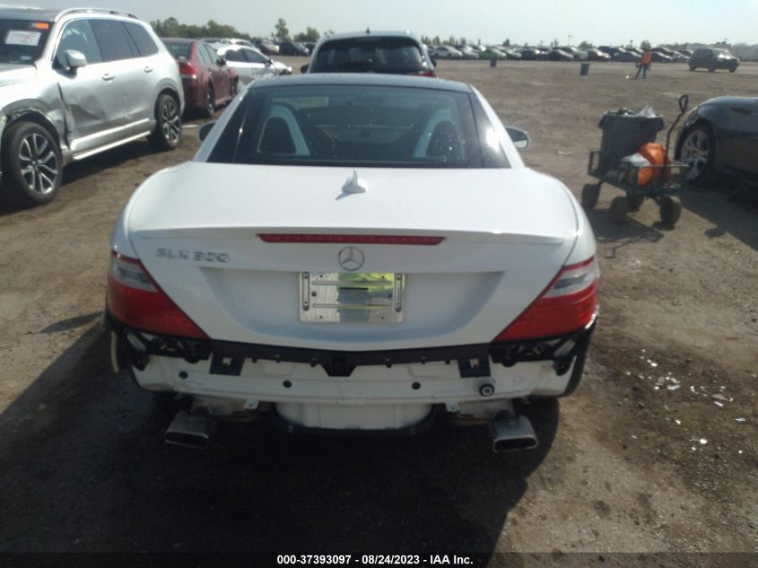 VIN WDDPK3JA0GF122405 2016 Mercedes-Benz SLK-Class,... no.16