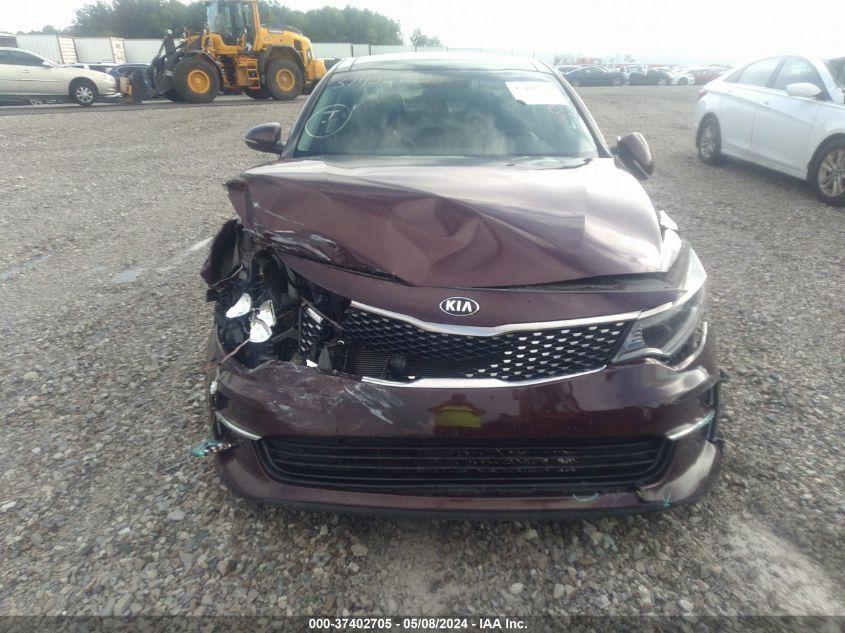 5XXGU4L30JG215412 2018 Kia Optima Ex