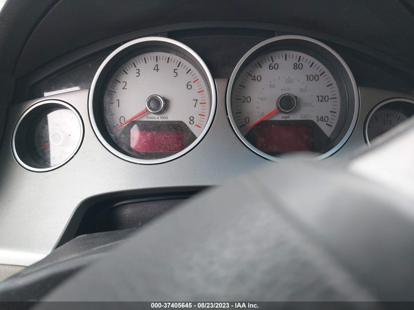 2011 Volkswagen Routan Se VIN: 2V4RW3DG5BR806204 Lot: 37405645