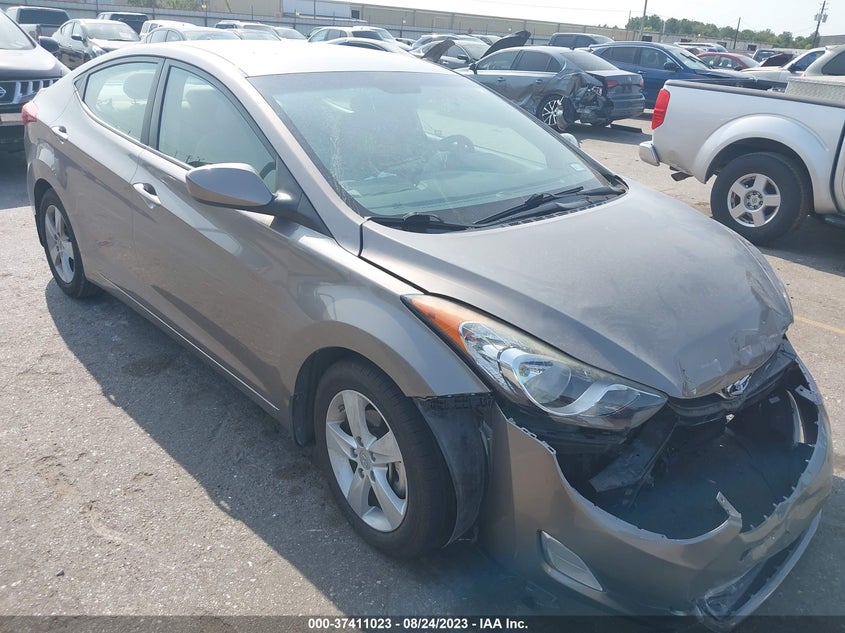2013 HYUNDAI ELANTRA VIN: 5NPDH4AE9DH186139