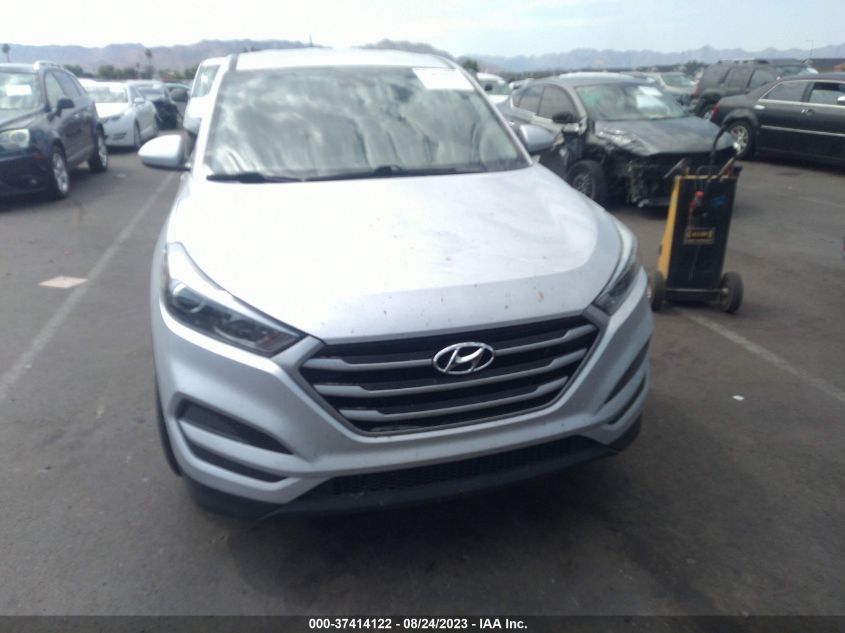 KM8J23A49HU570015 2017 Hyundai Tucson Se