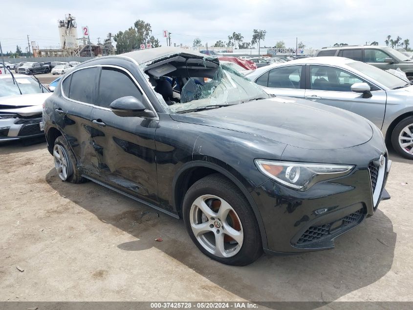 VIN ZASPAJAN5L7C92470 2020 ALFA ROMEO STELVIO RWD