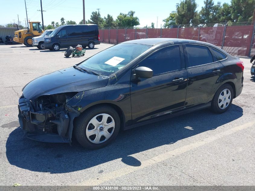 2014 Ford Focus S VIN: 1FADP3E26EL220327 Lot: 37438100