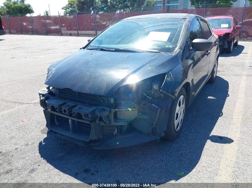 2014 Ford Focus S VIN: 1FADP3E26EL220327 Lot: 37438100