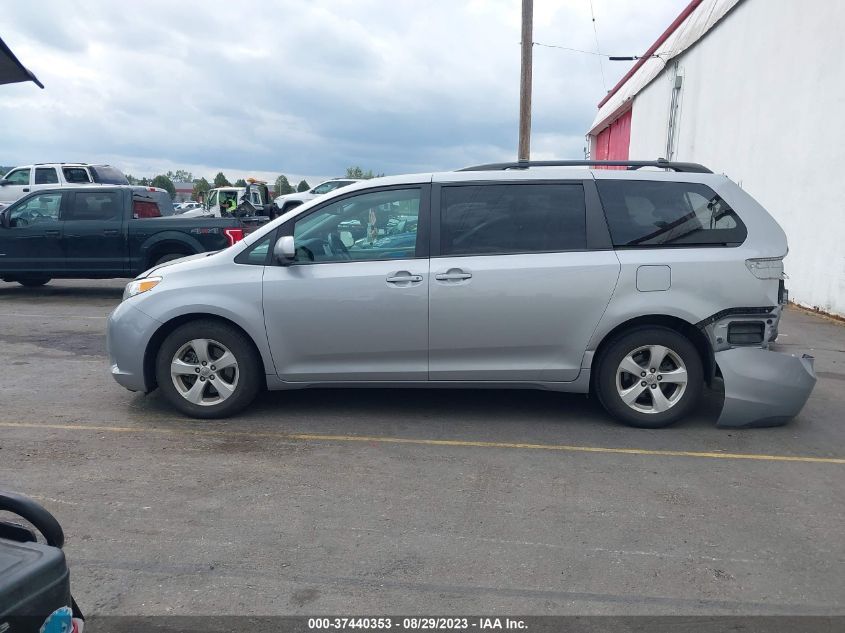 2017 Toyota Sienna Le VIN: 5TDKZ3DC5HS863938 Lot: 37440353