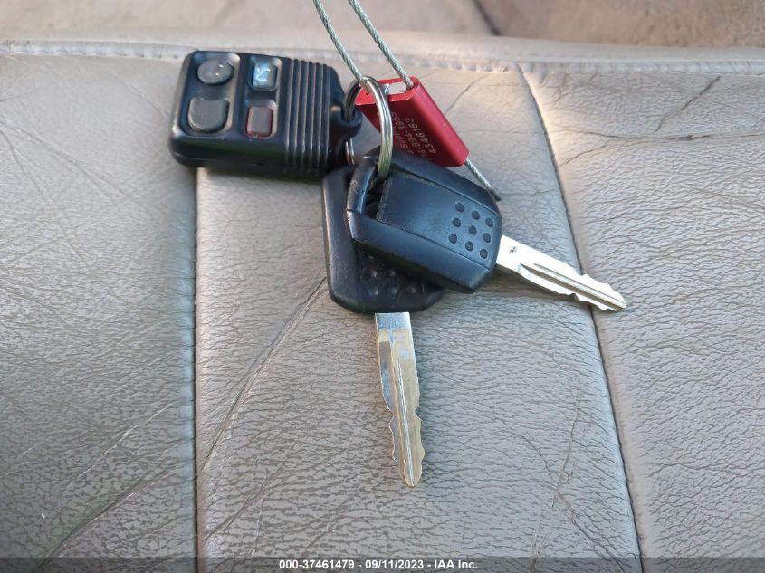 2010 Mercury Grand Marquis Ls VIN: 2MEBM7FV6AX613038 Lot: 37461479