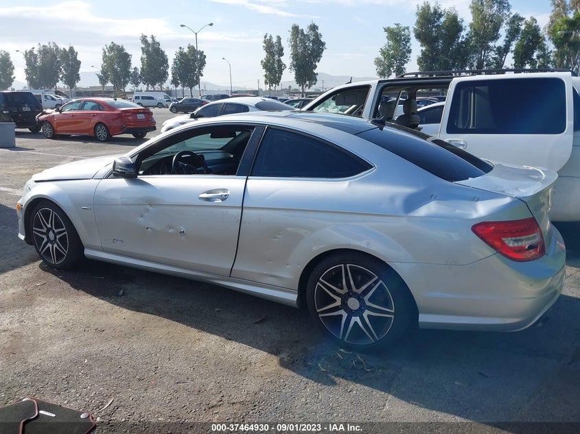 2013 MERCEDES-BENZ C 250 WDDGJ4HB6DG039736