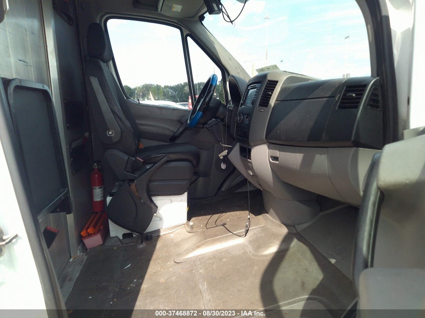 2011 Mercedes-Benz Sprinter 2500 High Roof VIN: WD3PE8CB9B5572146 Lot: 37468872