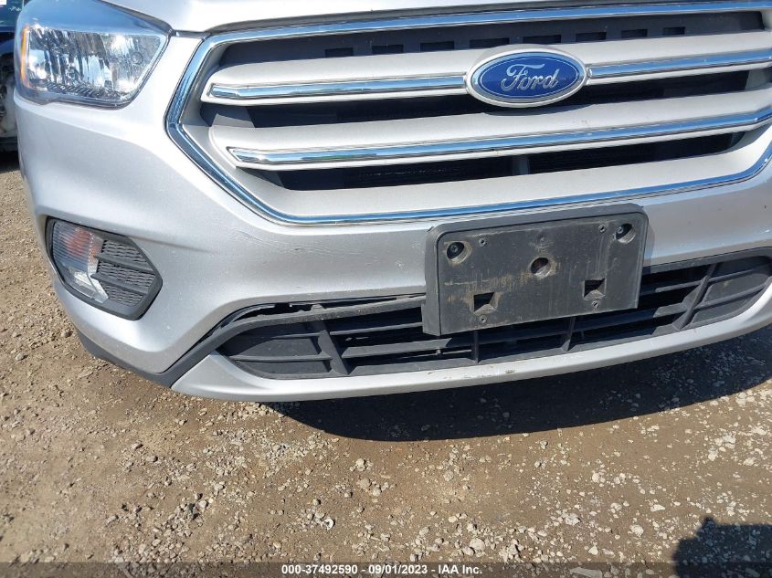 1FMCU9GD9KUC06262 2019 Ford Escape Se