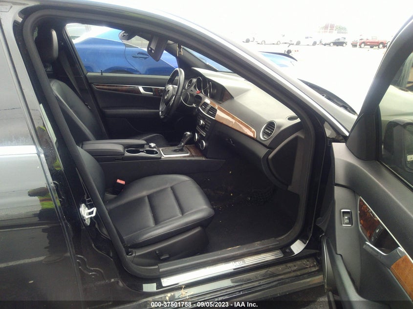 2014 MERCEDES-BENZ C 250 SPORT/LUXURY - WDDGF4HB6ER314514