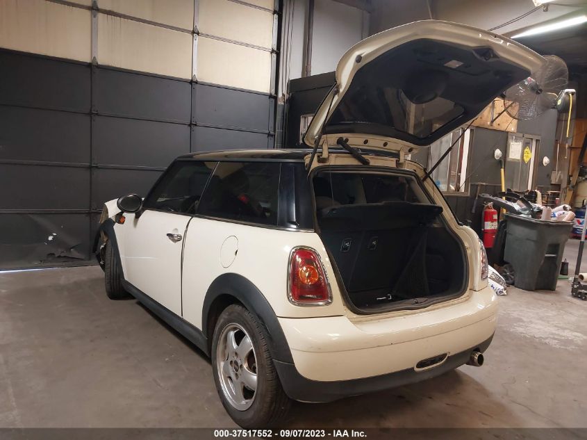 2009 Mini Cooper Hardtop VIN: WMWMF33539TW72135 Lot: 37517552