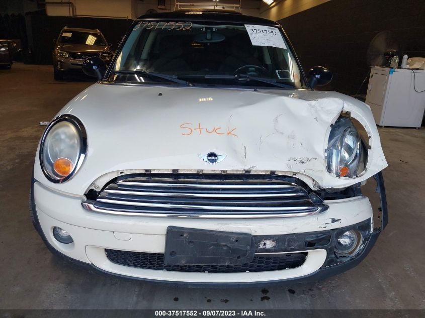 2009 Mini Cooper Hardtop VIN: WMWMF33539TW72135 Lot: 37517552