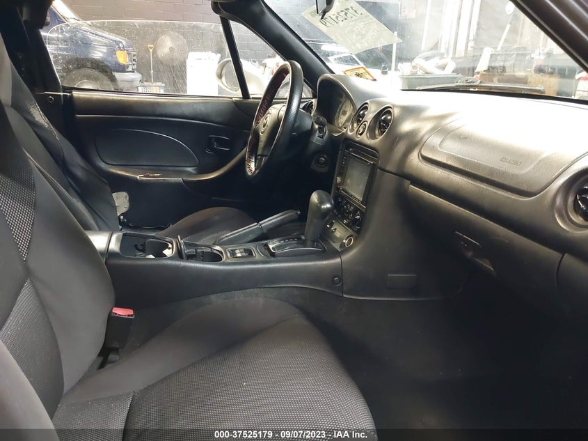 2001 Mazda Mx-5 Miata Se Special Edition/Ls VIN: JM1NB353X10206660 Lot: 37525179