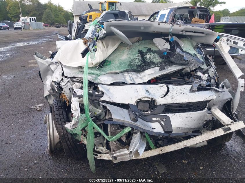 2022 Toyota Prius Xle Awd-E VIN: JTDL9MFU9N3040135 Lot: 37525327