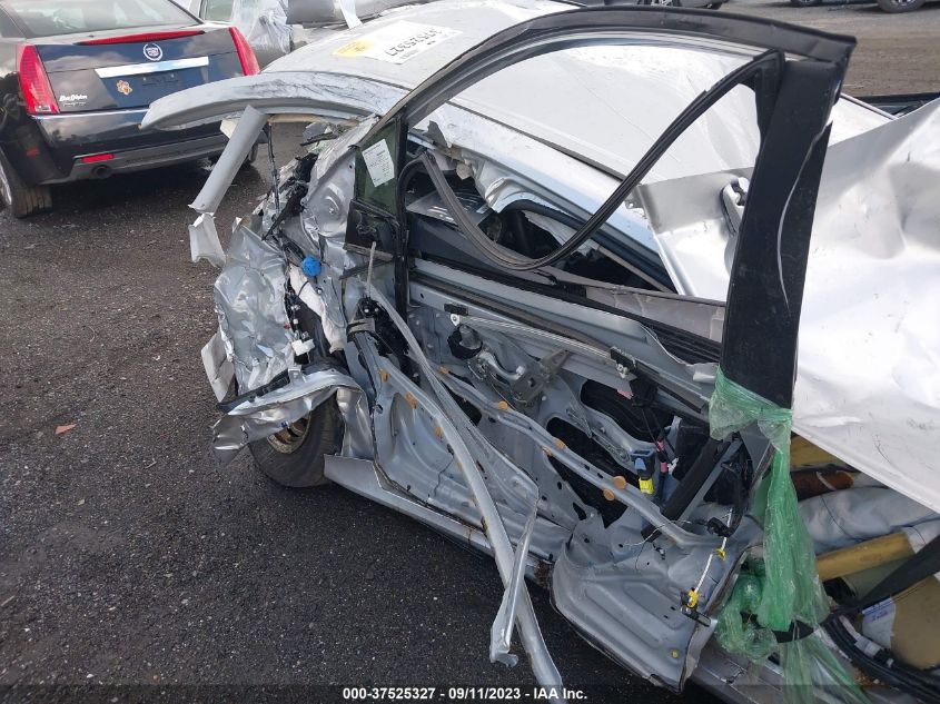 2022 Toyota Prius Xle Awd-E VIN: JTDL9MFU9N3040135 Lot: 37525327