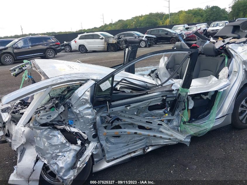 2022 Toyota Prius Xle Awd-E VIN: JTDL9MFU9N3040135 Lot: 37525327