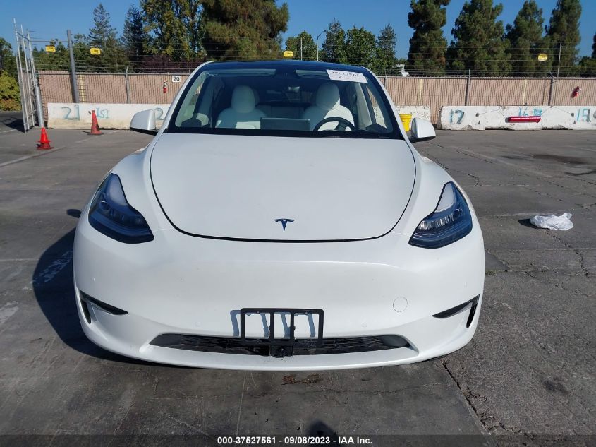 2022 Tesla Model Y Long Range VIN: 7SAYGAEE0NF570813 Lot: 37527561