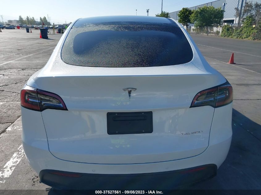 2022 Tesla Model Y Long Range VIN: 7SAYGAEE0NF570813 Lot: 37527561