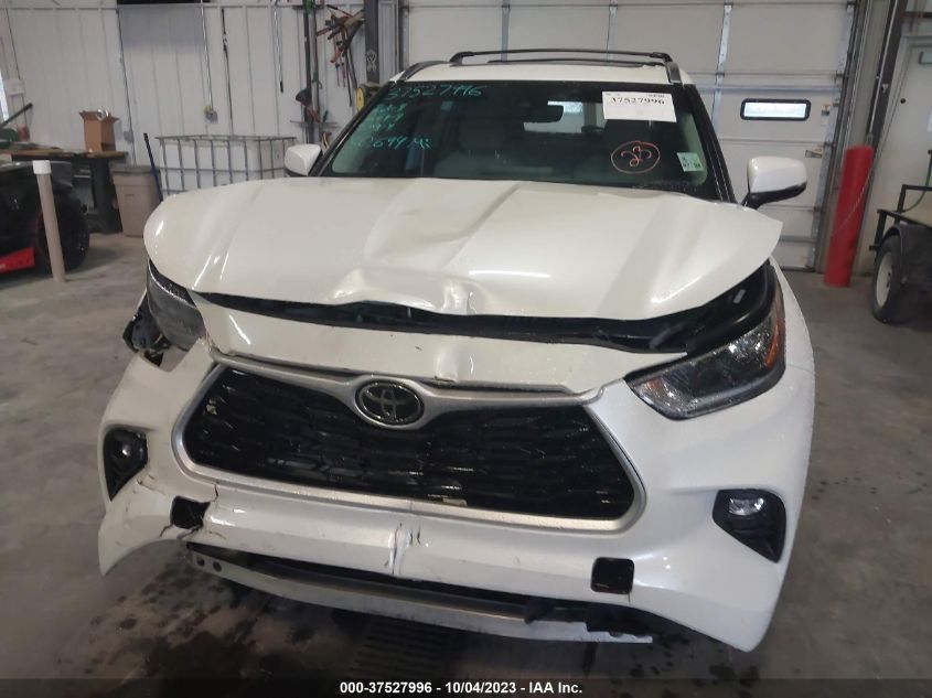 5TDGZRAH8MS532709 2021 Toyota Highlander Xle