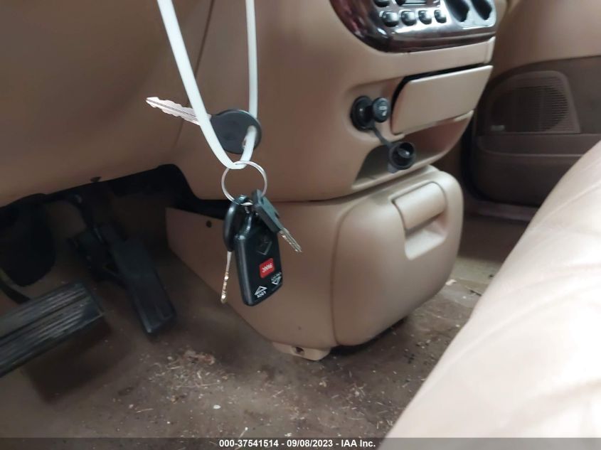 1998 Chrysler Town & Country Lxi VIN: 1C4GP64L3WB675534 Lot: 37541514