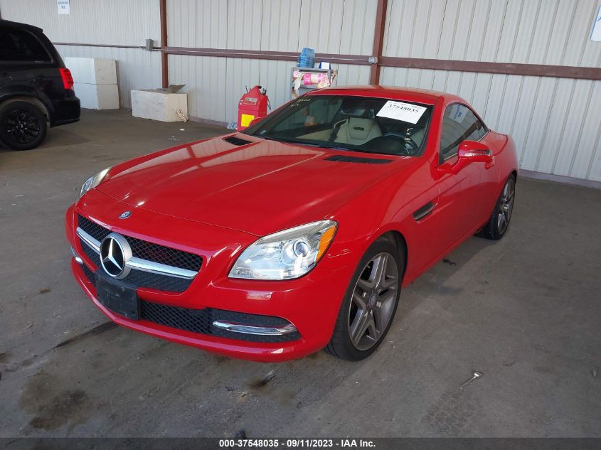 VIN WDDPK4HA8DF060176 2013 Mercedes-Benz SLK-Class,... no.2