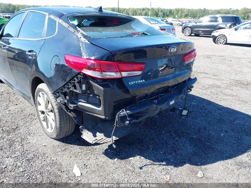 5XXGT4L3XJG272929 2018 Kia Optima Lx