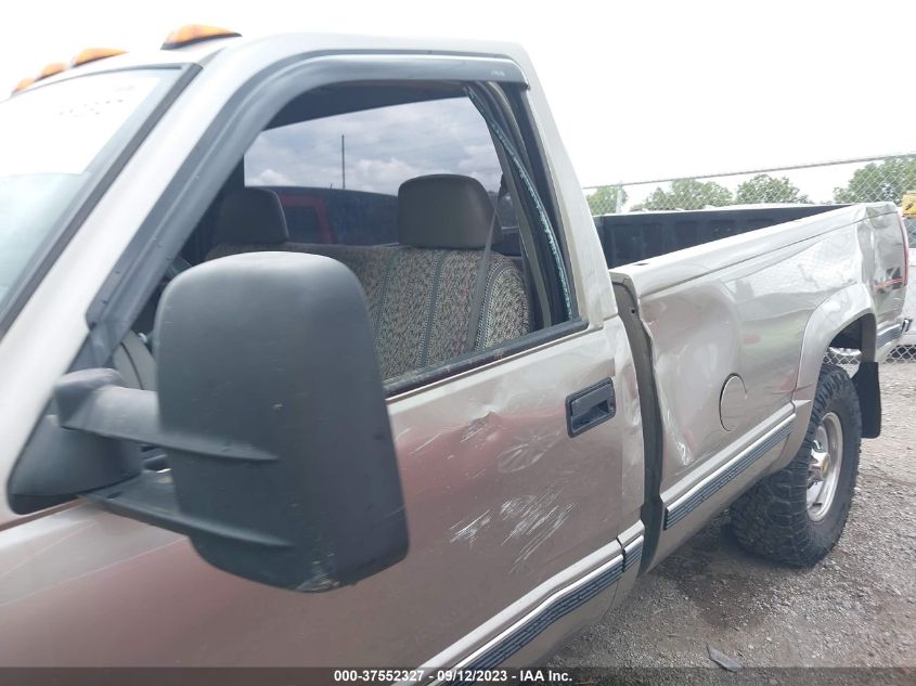 2000 Chevrolet C/K 3500 VIN: 1GCHK34R7YR163565 Lot: 37552327