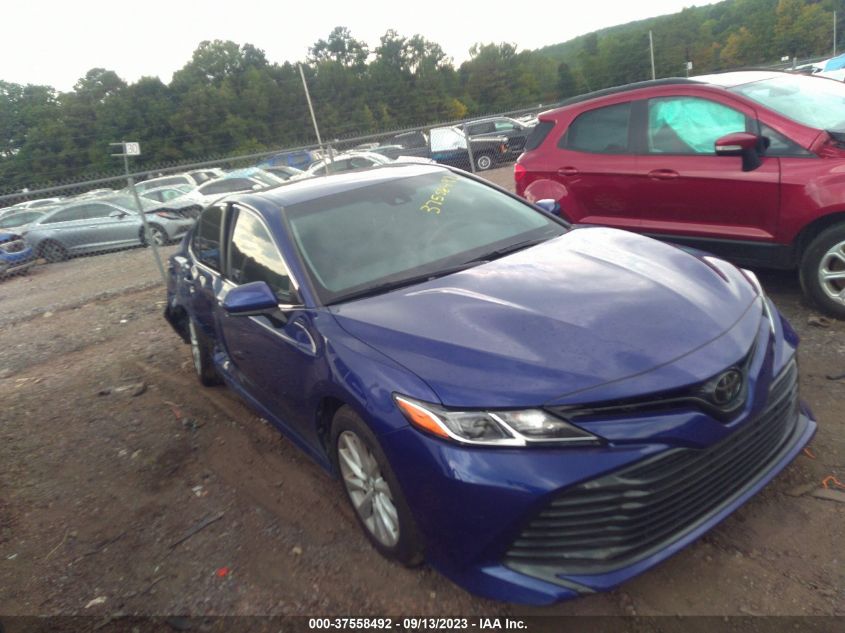 2018 Toyota Camry Le VIN: 4T1B11HK7JU663332 Lot: 37558492