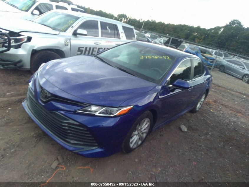 2018 Toyota Camry Le VIN: 4T1B11HK7JU663332 Lot: 37558492