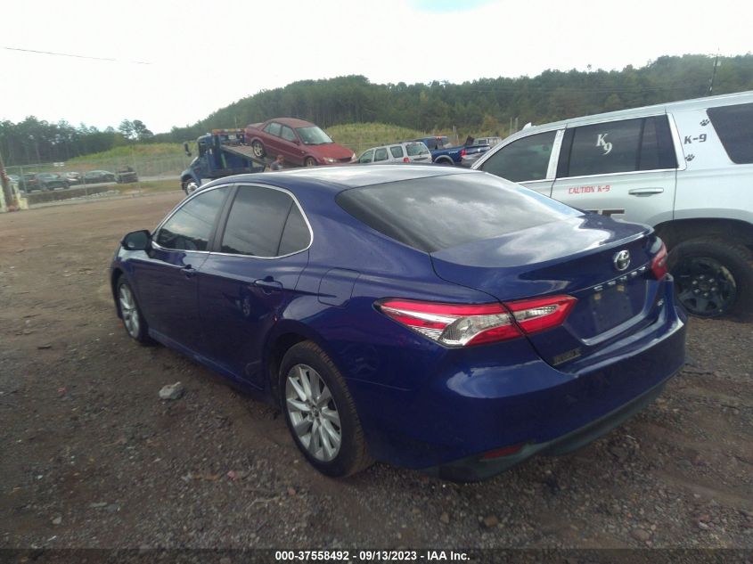 4T1B11HK7JU663332 2018 Toyota Camry Le