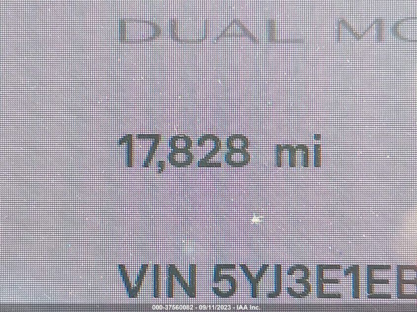 5YJ3E1EB8JF068838 2018 Tesla Model 3 Performance/Long Range