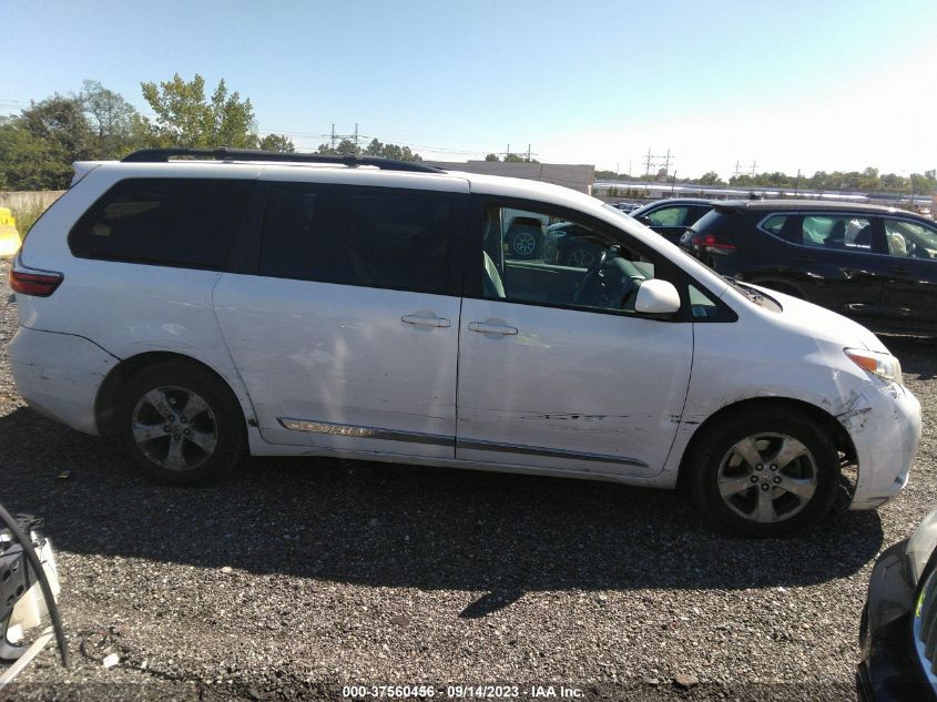 2017 Toyota Sienna Le VIN: 5TDKZ3DC2HS850113 Lot: 37560456