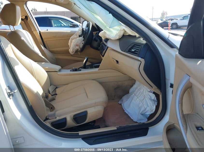 2016 BMW 320I WBA8E1G56GNT38055