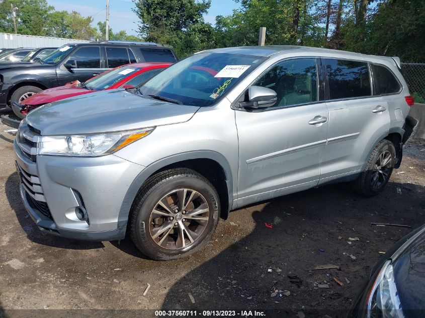 5TDBZRFH3HS432994 2017 Toyota Highlander Le