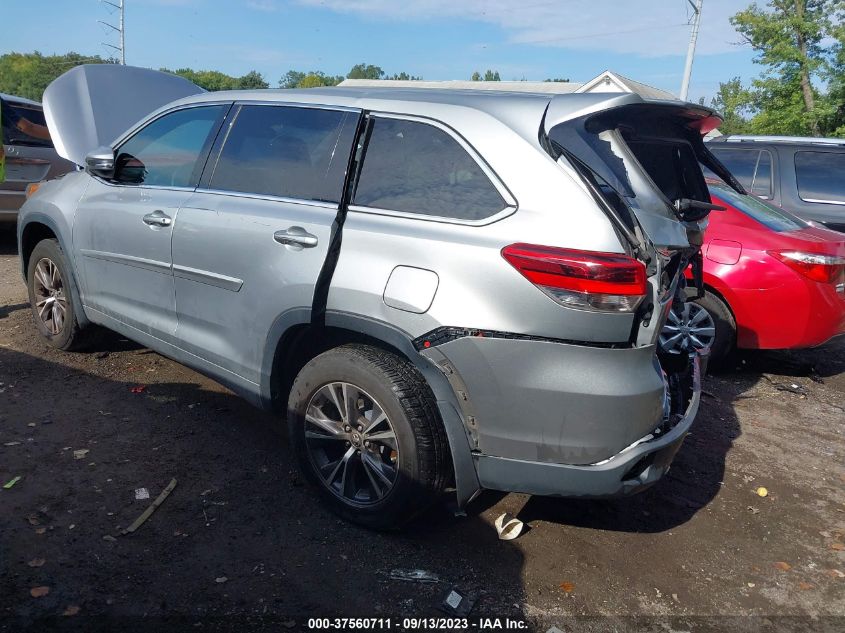 5TDBZRFH3HS432994 2017 Toyota Highlander Le