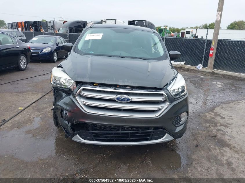 1FMCU9GD2HUE50392 2017 Ford Escape Se