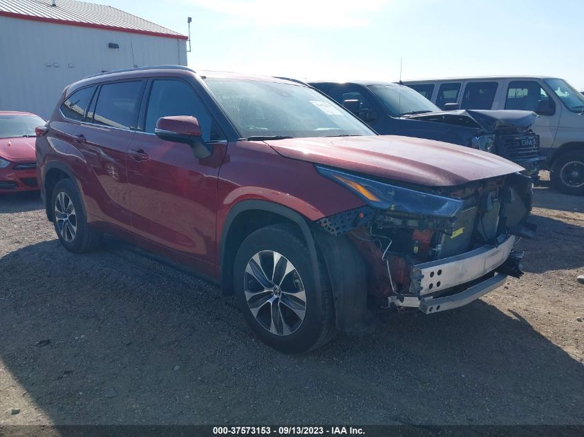 5TDGZRBH8NS561269 2022 Toyota Highlander Xle