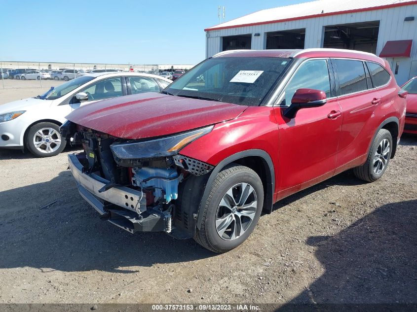 5TDGZRBH8NS561269 2022 Toyota Highlander Xle