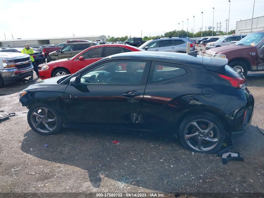 KMHTG6AF3KU016554 2019 Hyundai Veloster 2.0