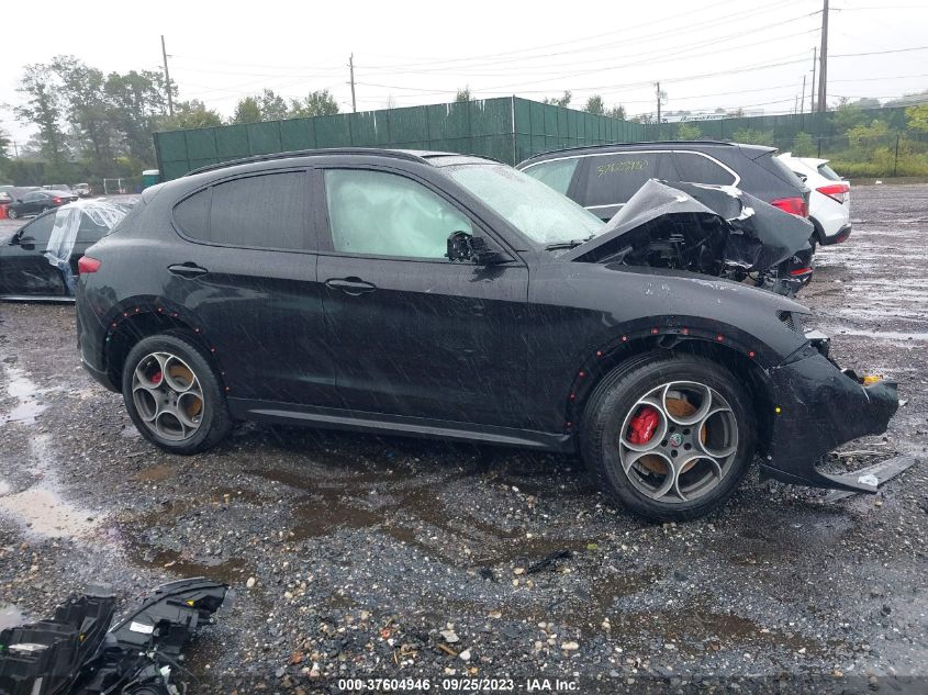 ZASPAKAN5K7C44052 2019 Alfa Romeo Stelvio Sport