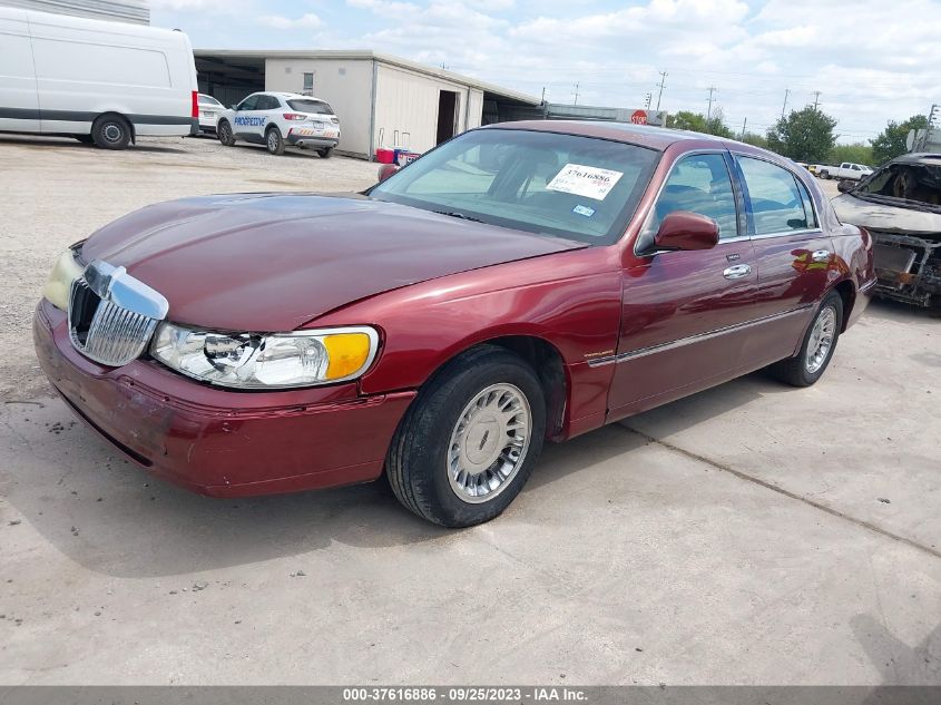 2002 Lincoln Town Car Cartier/Cartier Prem. VIN: 1LNHM83W52Y626407 Lot: 37616886