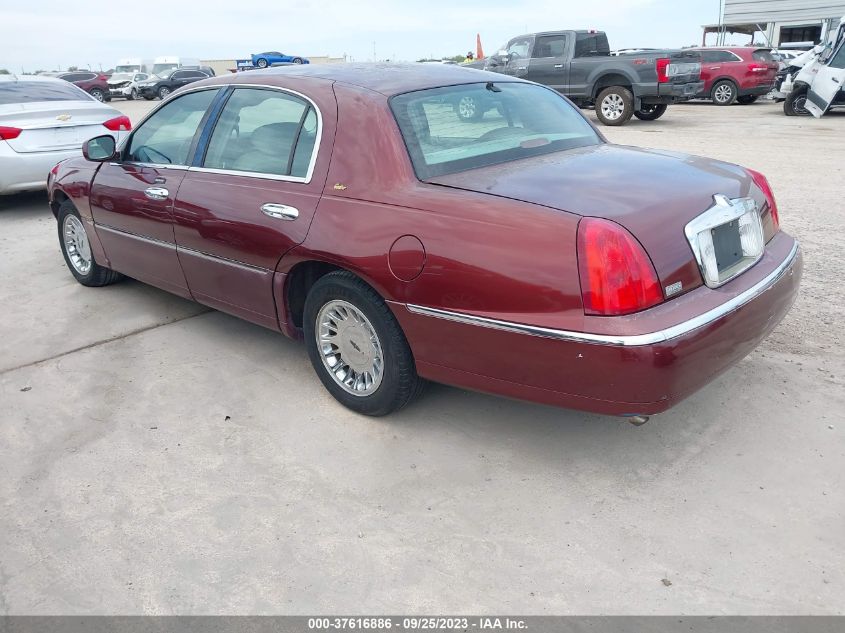 2002 Lincoln Town Car Cartier/Cartier Prem. VIN: 1LNHM83W52Y626407 Lot: 37616886